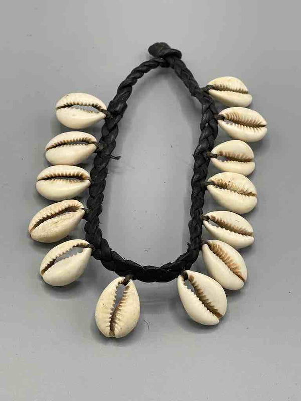 Hanging Cowrie Shell Braided Leather Clasp Bracelet - Mali