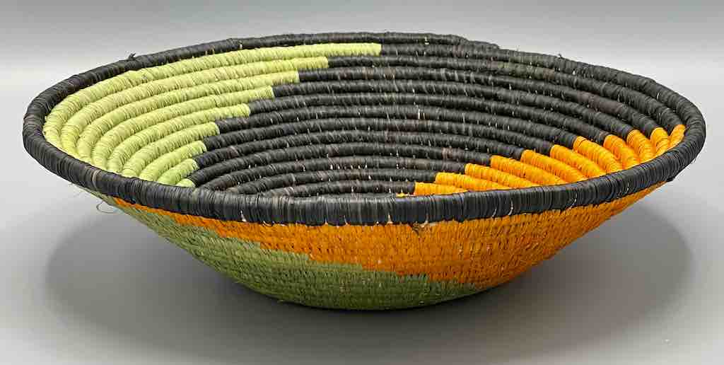 Finest Quality Handwoven Batoro Raffia Basket/Bowl | 9"