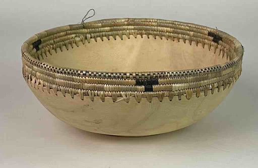 Light wooden bowl with 2-color basket-rim "Imbehe" Rwanda | 10"