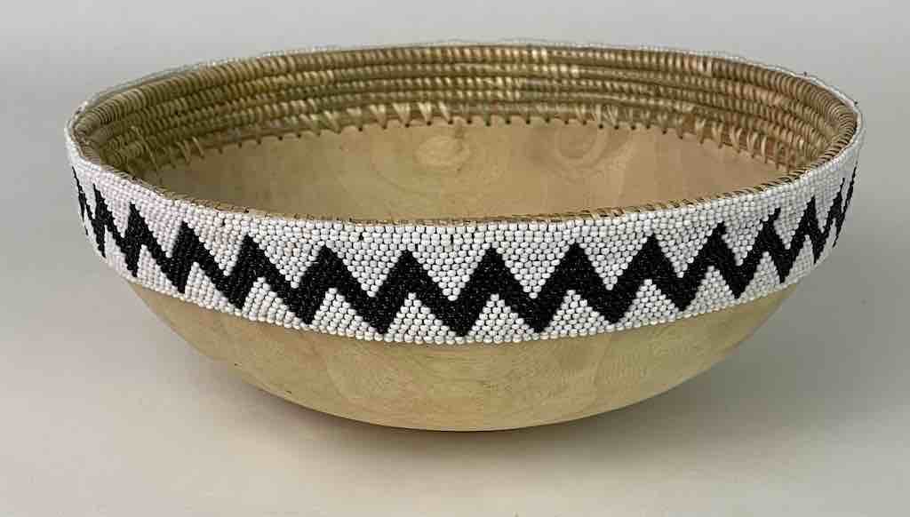 Light wooden bowl Black & White beaded rim "Imbehe" Rwanda | 10.5"