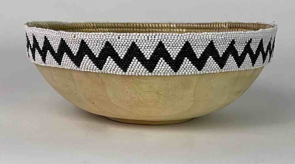 Light wooden bowl Black & White beaded rim 