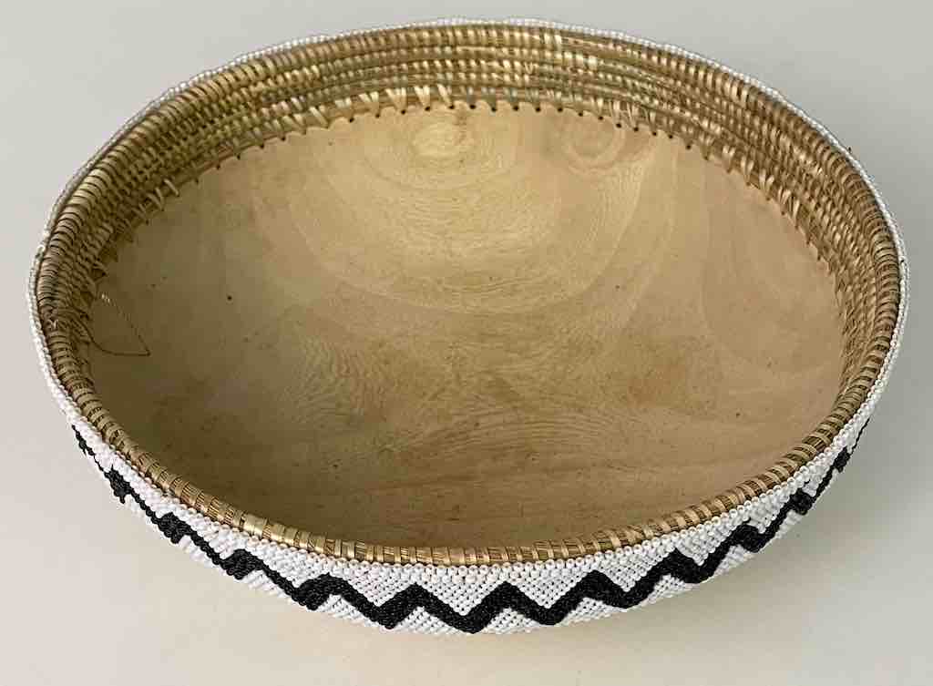 Light wooden bowl Black & White beaded rim "Imbehe" Rwanda | 10.5"