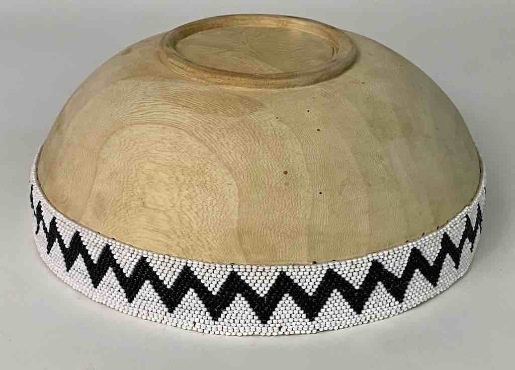 Light wooden bowl Black & White beaded rim