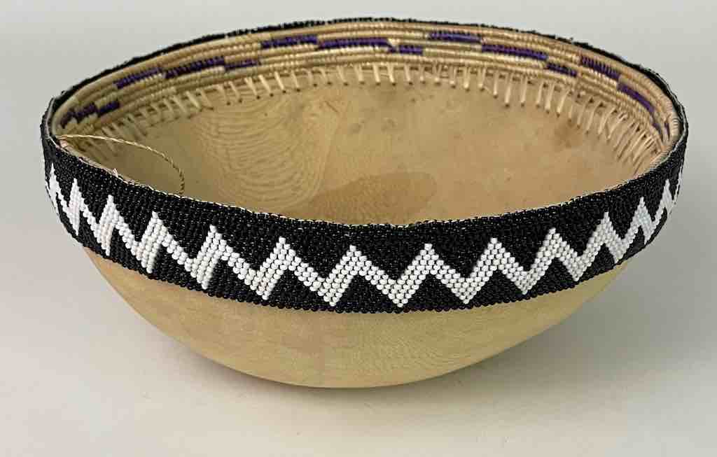 Light wooden bowl Black & White beaded rim "Imbehe" Rwanda | 10"
