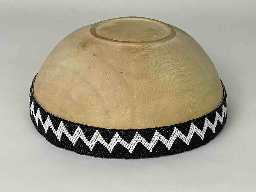 Light wooden bowl Black & White beaded rim "Imbehe" Rwanda | 10"